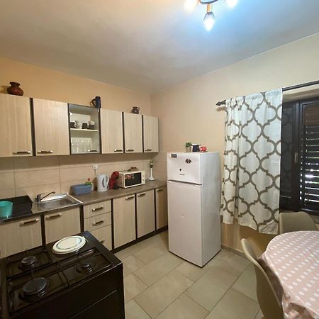 Apartmani Marija Povljana Bagian luar foto