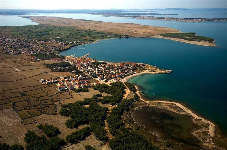 Apartmani Marija Povljana Bagian luar foto