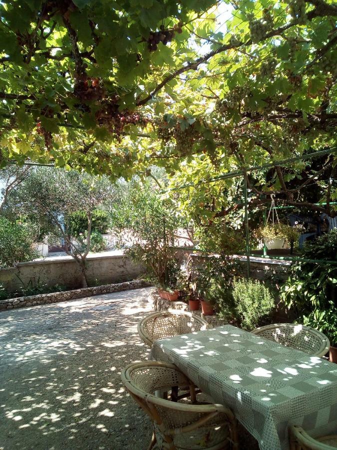 Apartmani Marija Povljana Bagian luar foto